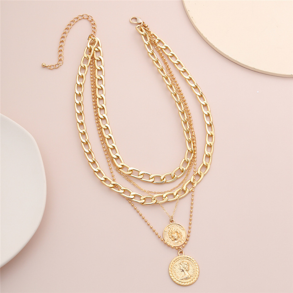 Bohemian Style Portrait Pendan - Layered Pendant Necklace Aesthetic ulasan dan harga