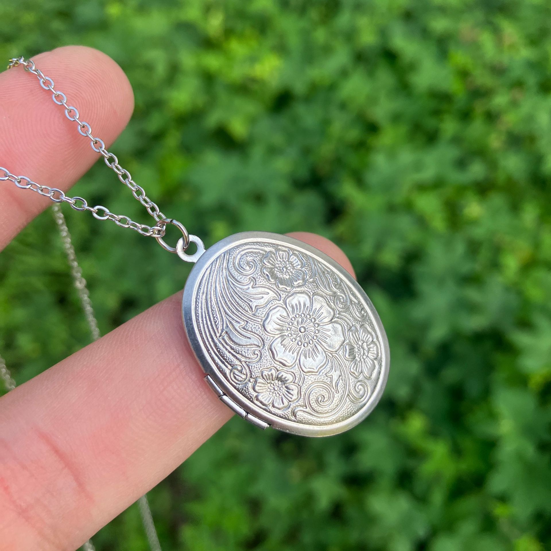 Floral Oval Heart Locket Penda - Heart Locket Necklace Photo ulasan dan harga