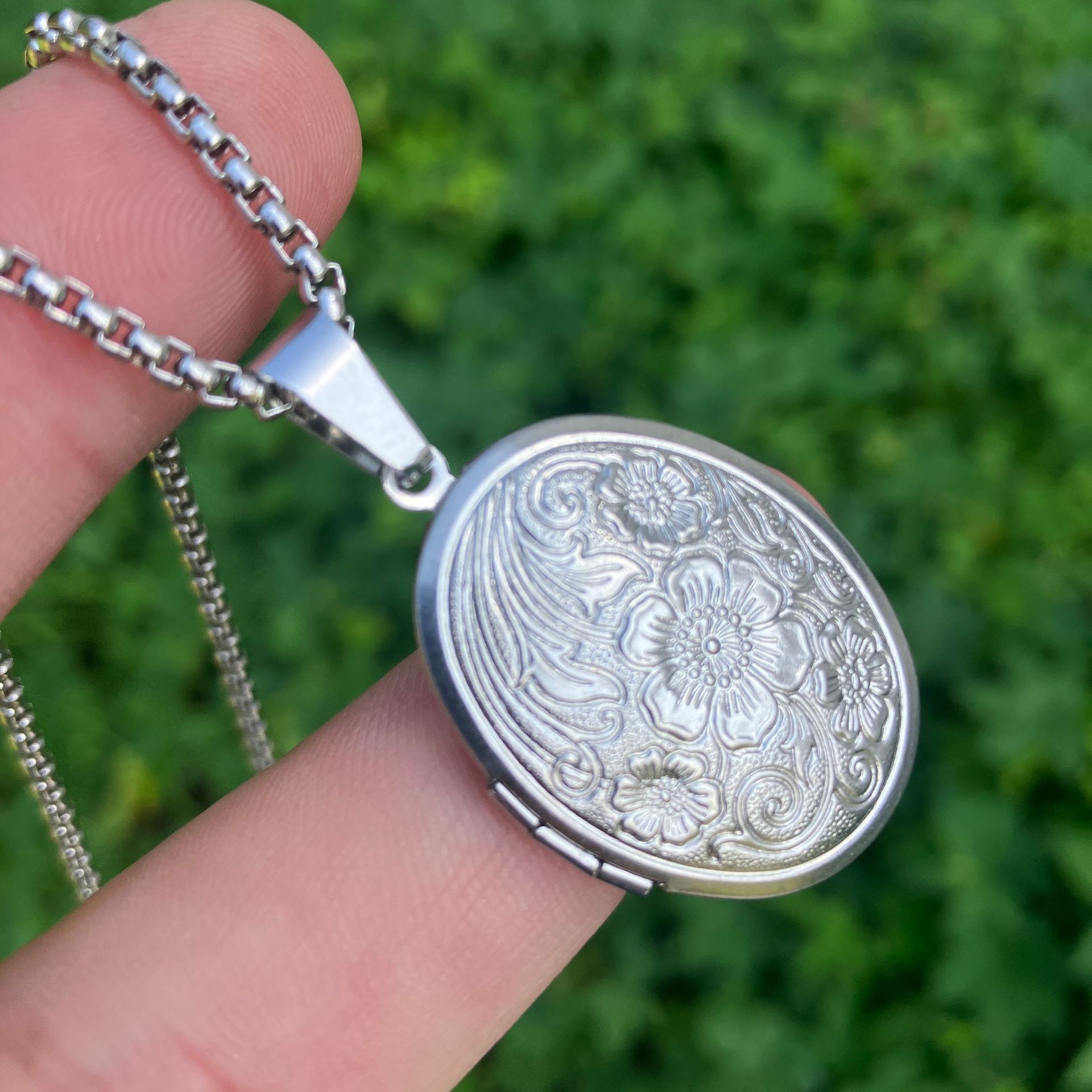 Floral Oval Heart Locket Penda - Heart Locket Necklace Photo ulasan dan harga