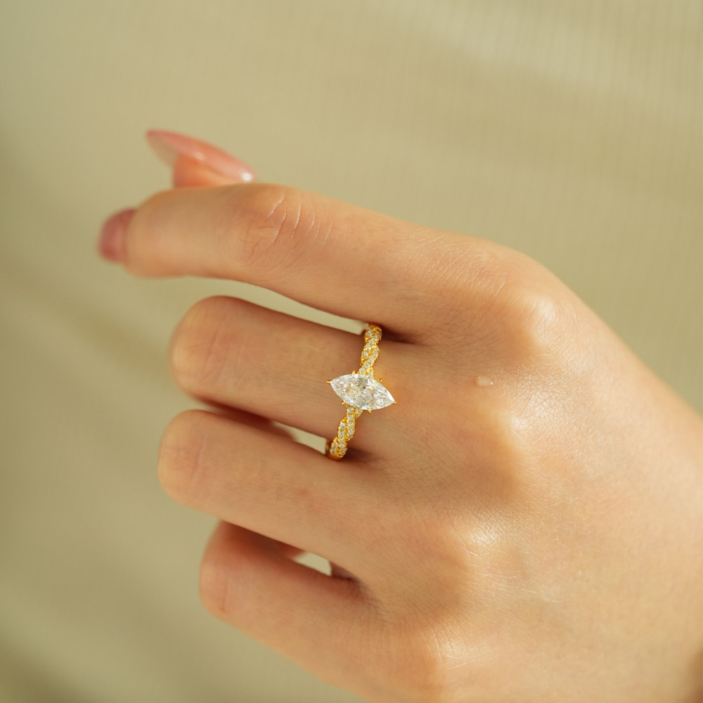 Lumira 100% 18K Gold Marquise  - Moissanite Engagement Ring 1 Carat ulasan dan harga
